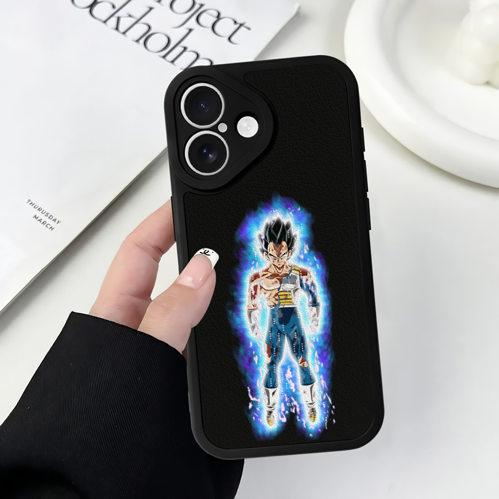 （画像用） ドラゴンボール ベジータ四世（Bejīta Yonsei）DRAGON BALL Vegeta IV 【iPhone 16シリーズ対応】シリコンスマホケース（レザー調） 材質：シリコン